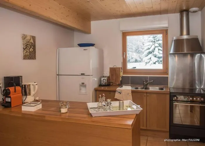 Charligustine - - 8p Horská chata *